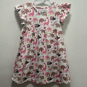 Elephant 🐘 giraffe 🦒 butterfly 🦋 animal print dress size 3t in a soft fabric